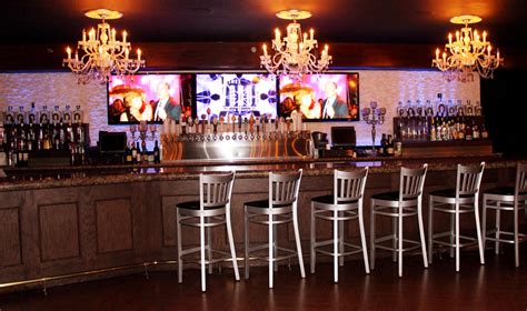 the manor wilton manors.